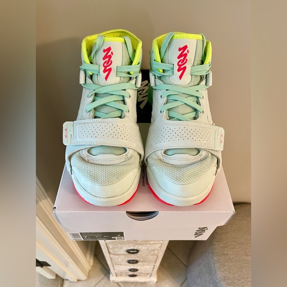 Jordan Zion 2 GS Basketball Shoes - 7Y - Picture 4 of 6